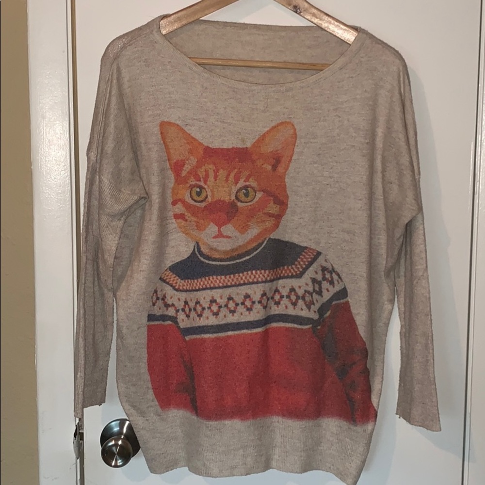 Sweater cat sweater 🐱